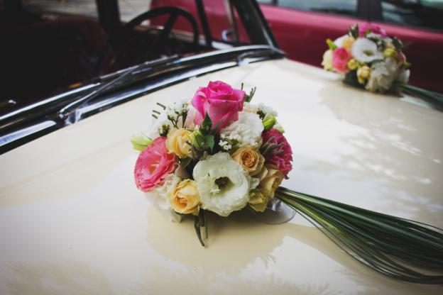 How To Decorate Wedding Cars
